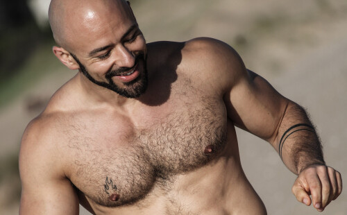 Hairy Muscle Hunk Eloy Enjoys The Beach