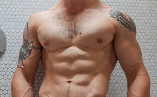 Muscle Man Luca Naked & Hard!