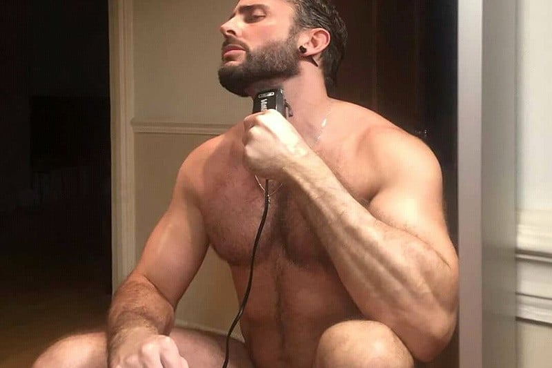 Kink Spotlight: Men Shaving