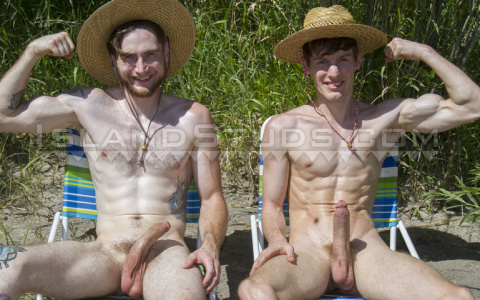 Hung Straight Guys Playing Nude Frisbee Before Jacking