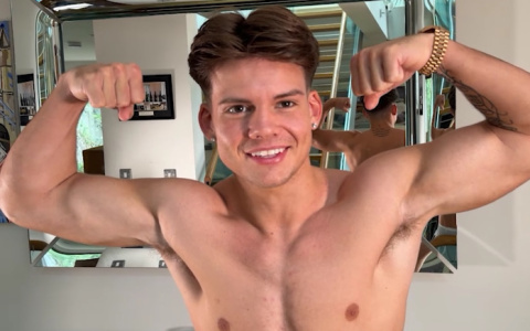 Pro boxer Romeo Reid delivers one knockout punch! By Shooting His own Cum Load