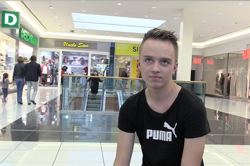 Czech Hunter: Alone In Shopping Centre