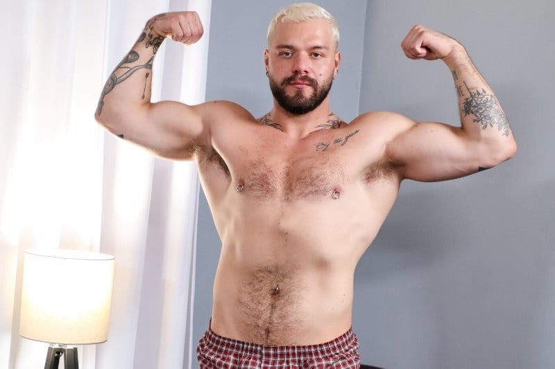 Handsome & Bearded Gunnar Gates Dildo Fucks His Hole