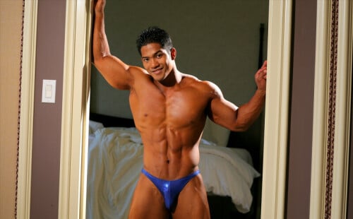 Hawaiian bodybuilder in tight posers