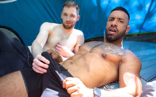 Mateo Zagal fucks hung bottom Thyle Knoxx