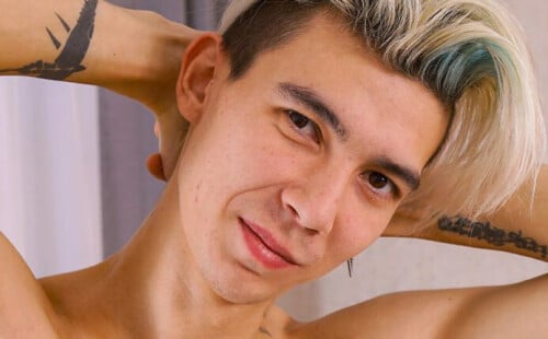 Russian boy Jay Hammel debuts in a solo session