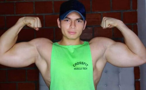 Adam Treez Is A Super Hot Latino Muscle Cam Guy You Need To See!