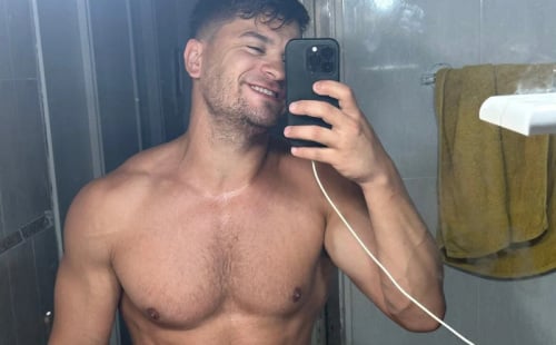 Reddit Selfie Guys Are Doing Their Thing!