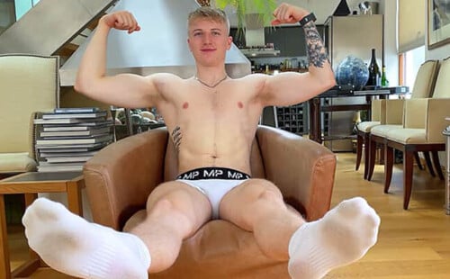 Muscle Lad Callum Jones Is Happy To Cum For The Guys