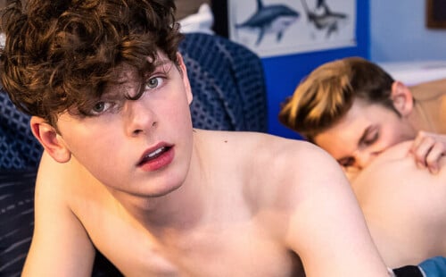 Ethan Tate and Garrett Kinsley flip-fuck raw