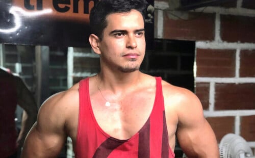 Latino cam guy Tom Mcklein gets my juices flowing!