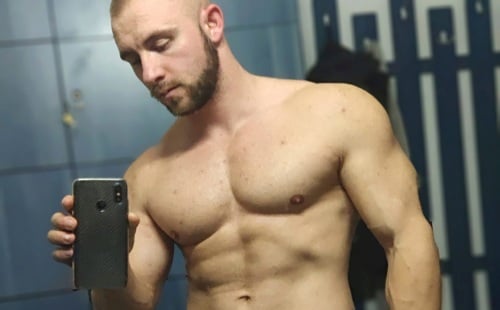 Watch Chris Give Hot Muscle Shows