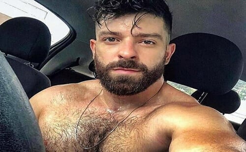 Machos, peludos y musculosos