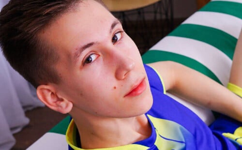 Slim twink Jeka Gloo in a nude solo photoshoot