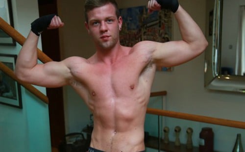 Athletic Jamie Barton Gets Naked