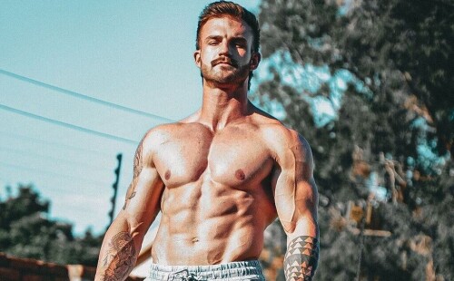 Check Out Gorgeous Muscle Man Jason
