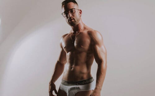 Enjoy A Cam Show With Muscle Dude Allan Daf!