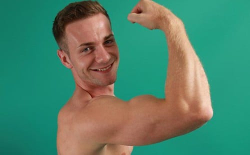 Athletic Thomas Parks Shows Off His Amazing Body
