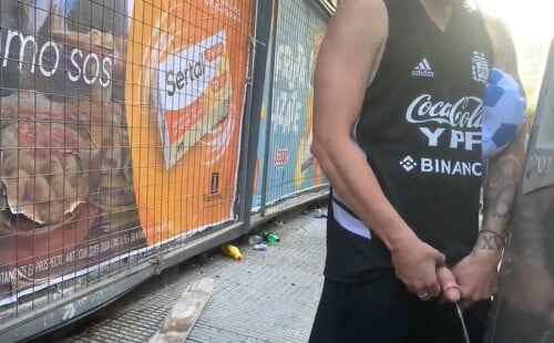 Argentinean guy caught peeing in public by spycam