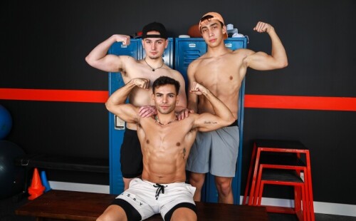 Would You Join A Gay Gym Threesome Fuck?