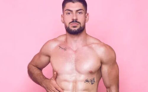 Eduardo Has A Big Muscle Dick Bulge To Show Us!