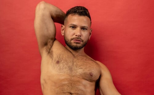 Hairy Brazilian Luiz Rosseto Naked And Jacking Off!