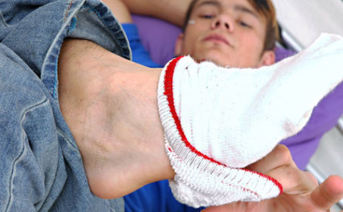 Cute Amateur Displays His Feet In Socks and Then Bare