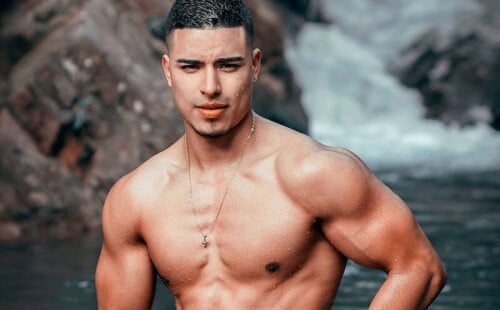 Apolo Makris Is A Gorgeous Hunky Cam Guy With A Great Body!