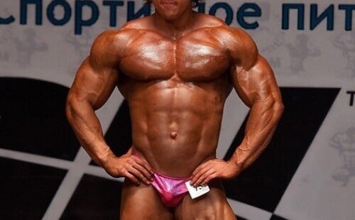 Hot Russian bodybuilder showing clear penis outlines