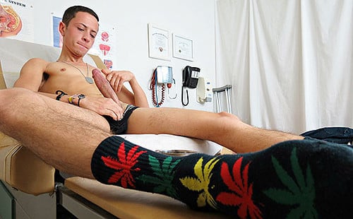 CollegeBoyPhysicals: Anything For 100 Bucks