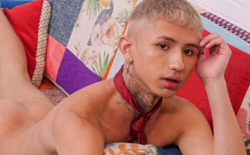 Colombian twink Archi Gold in his debut solo