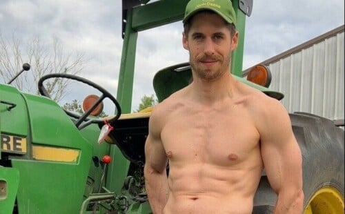 The Hottest Farmer In America – Dracon Blue
