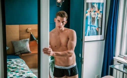 Ritchie Argento Is The Kind Of Dude We All Stare At In The Gym!