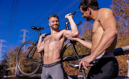 Ryder Flynn barebacks Jack Emhoff