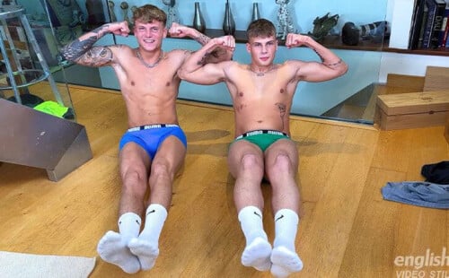Straight Friends Cameron Thomas And Sunny Matthews Wank Each Other!
