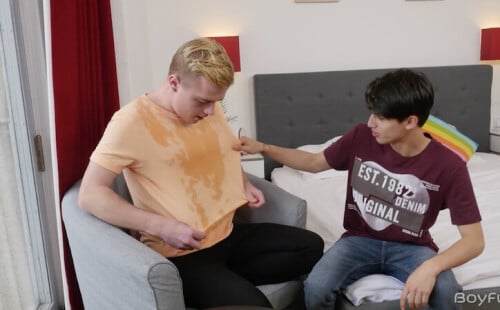 Jamie Kelvin And Justin Host Get Wet!