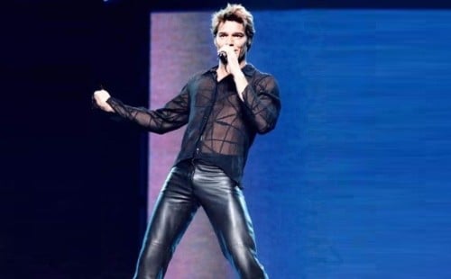 A singer strutting his stuff in leather is always a turn-on!