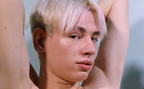 Lorry debuts with a solo photoshoot