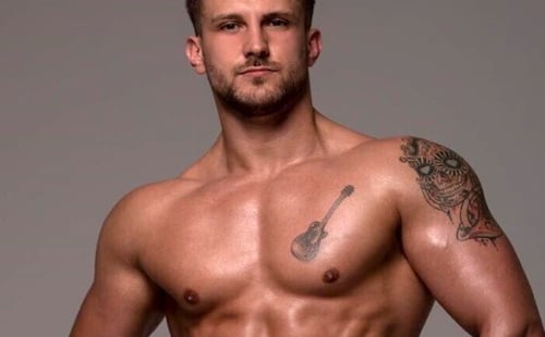 Undressing Fitness Models – Ryan Yule Edition