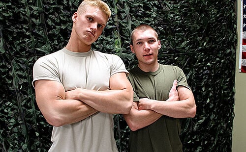 Young Hunk Blake Effortly Fucks Elye Black