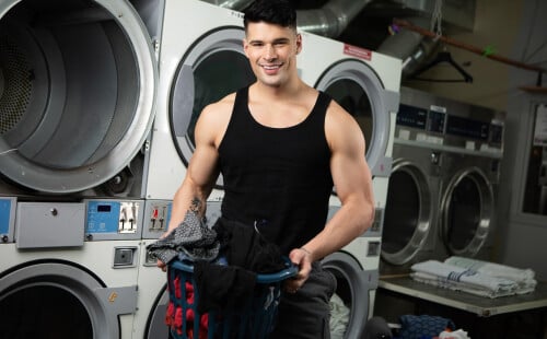 Malik Delgaty fucks Cristiano raw in the laundry
